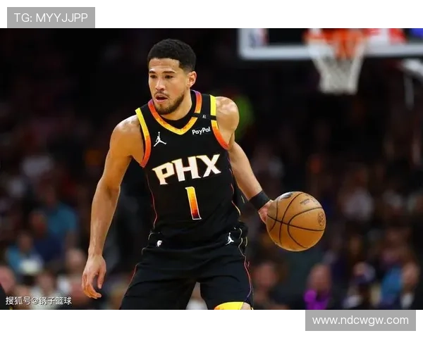 布克谈球队氛围：每天进步心态教练支持让我们乐在其中